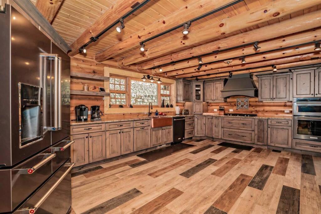 Roaring Fork Lodge 蓋特林堡 外观 照片
